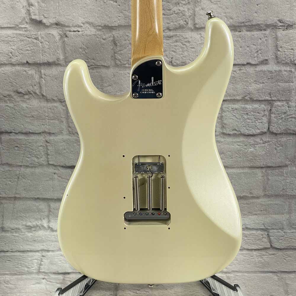 Used:   Fender American Elite Stratocaster Electric Guitar