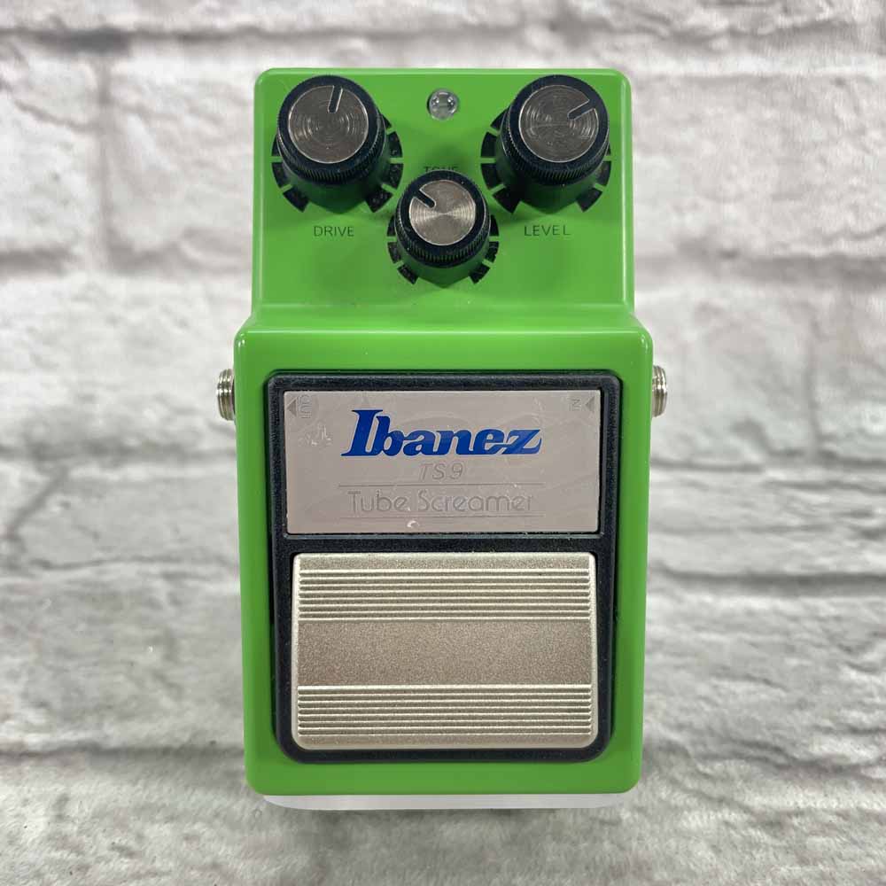 Used:  Ibanez TS9 Tube Screamer