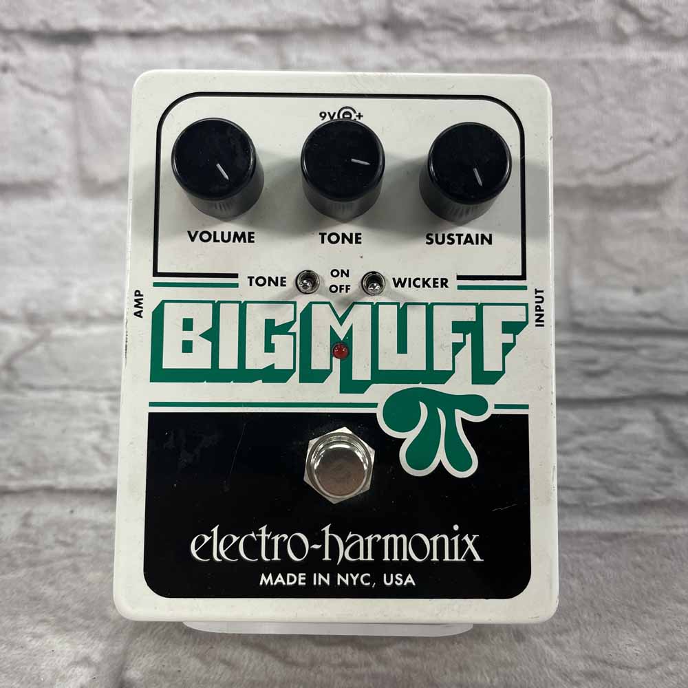 Used:  Electro-Harmonix Big Muff Pi with Tone Wicker Fuzz/Distortion/Sustain Pedal