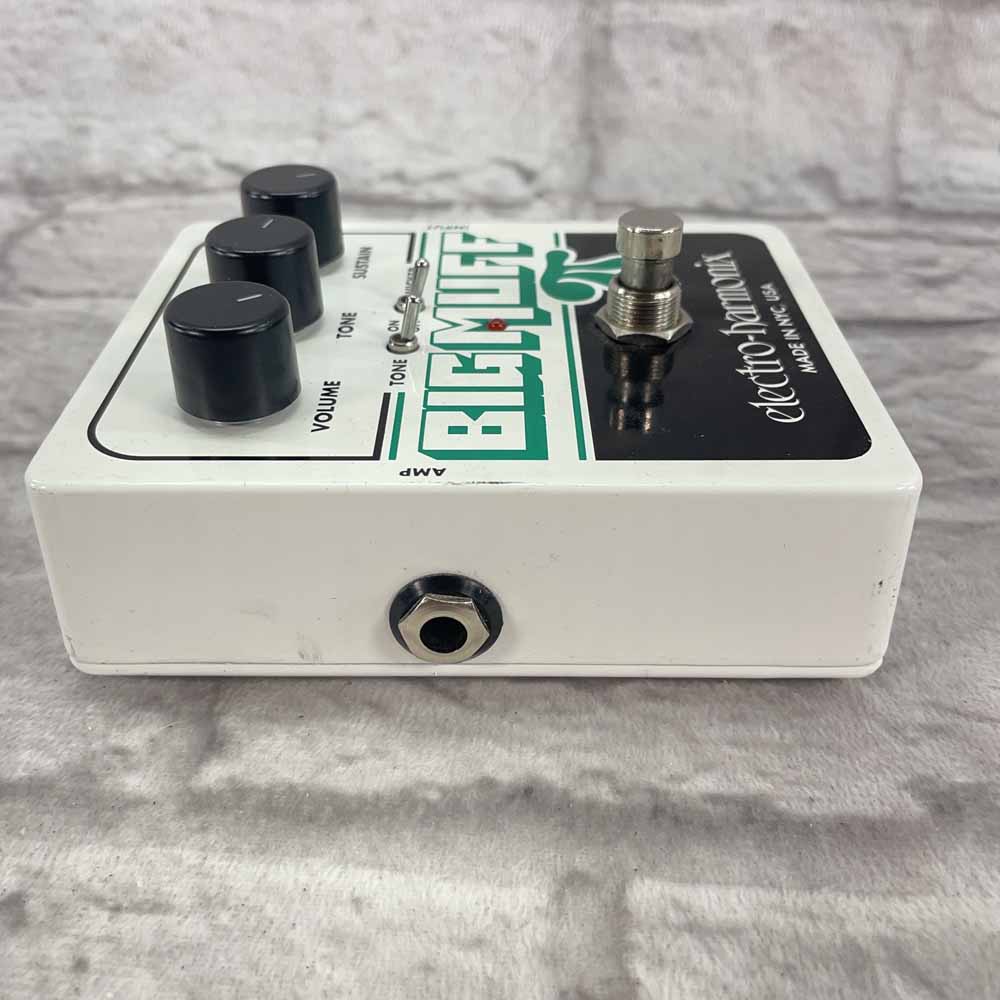 Used:  Electro-Harmonix Big Muff Pi with Tone Wicker Fuzz/Distortion/Sustain Pedal