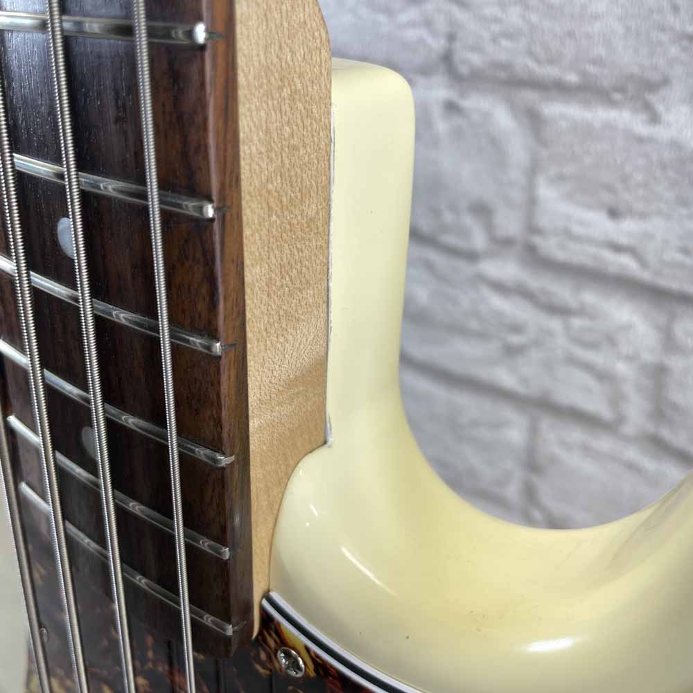 Used:  Squier Affinity Series Precision Bass Guitar - Vintage White