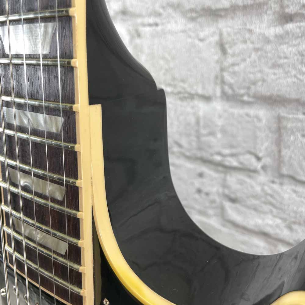 Used:  Gibson Traditional Les Paul  Electric Guitar - Black