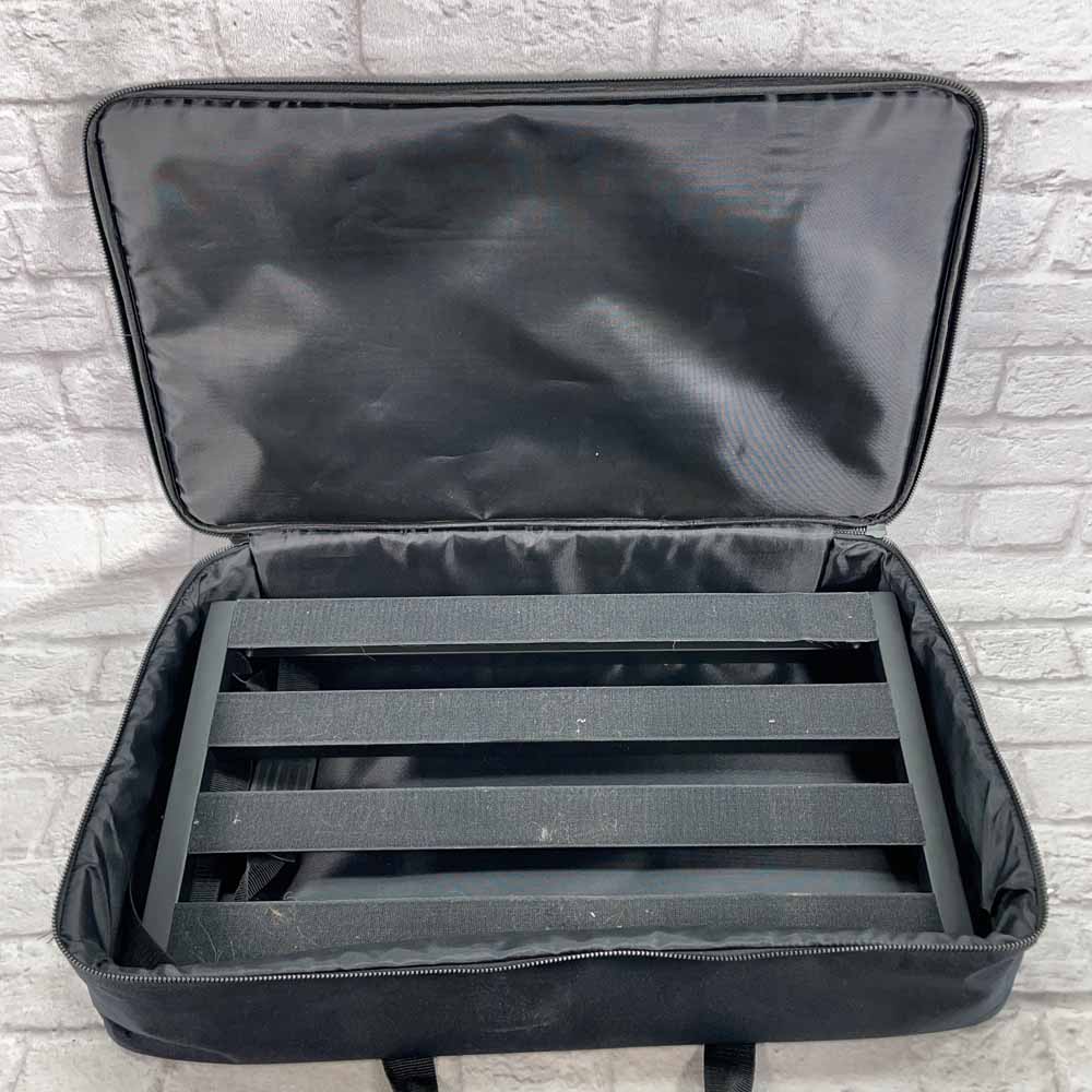 Used:  Pedaltrain Classic 2 Effects Pedal Board with Soft Case