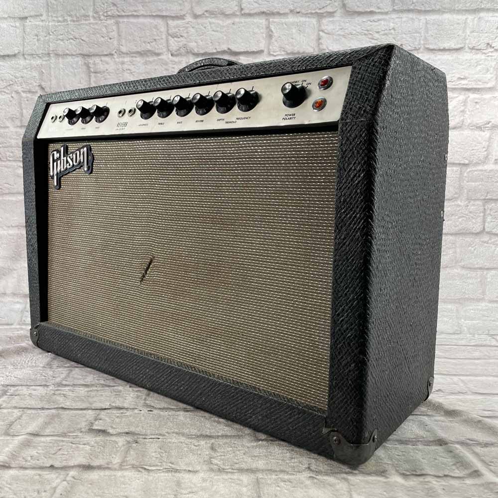 Used:   Gibson 1967 Lancer GA-35RVT 1x12 Amp