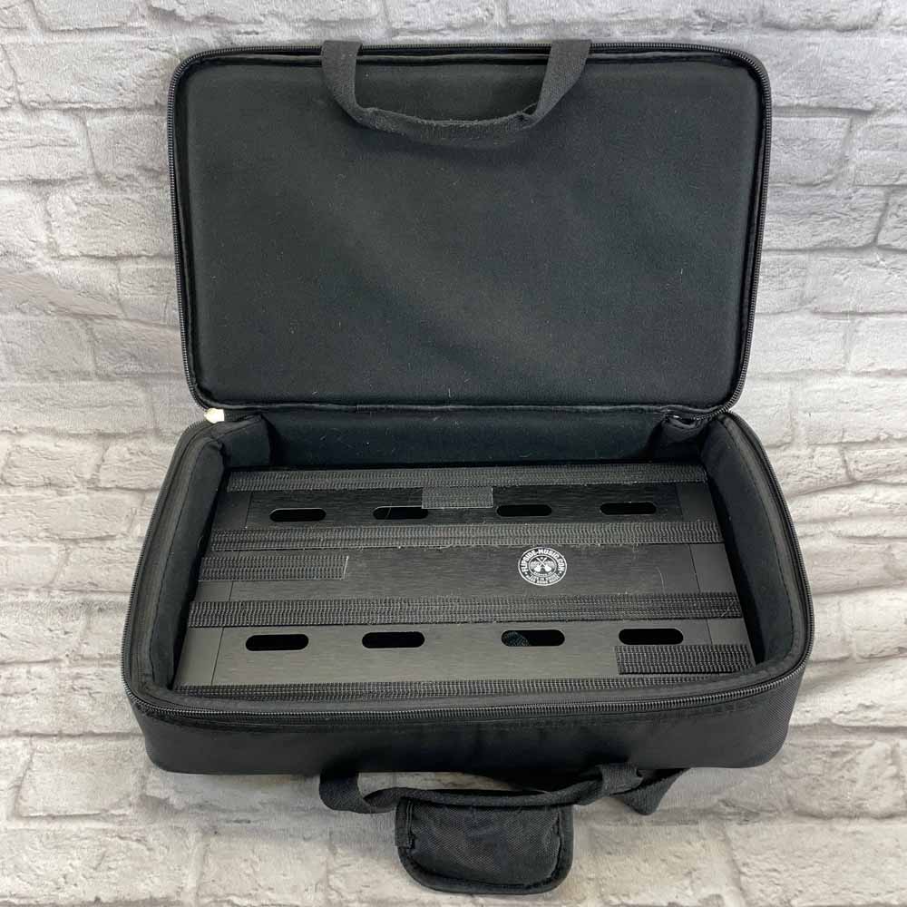 Used:  Outlaw Effects NOMAD-ISO-M Rechargeable Powered Pedalboard
