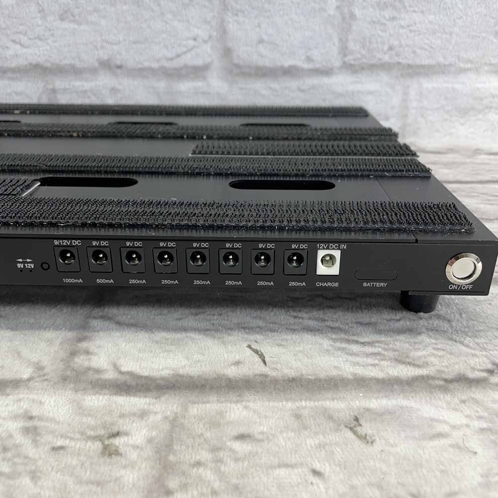 Used:  Outlaw Effects NOMAD-ISO-M Rechargeable Powered Pedalboard