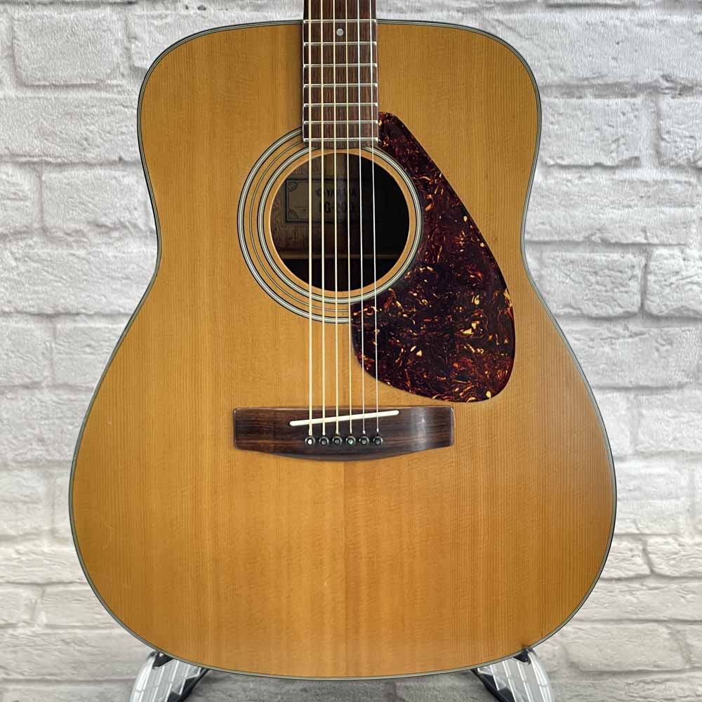 Used:  Yamaha FG-200 Acoustic Guitar - Natural