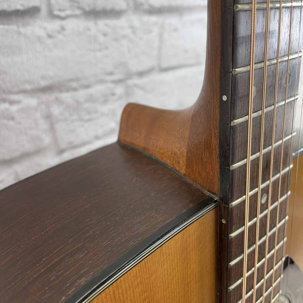 Used:  Yamaha FG-200 Acoustic Guitar - Natural