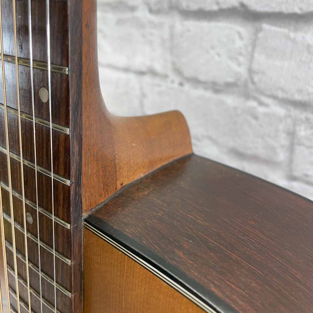 Used:  Yamaha FG-200 Acoustic Guitar - Natural