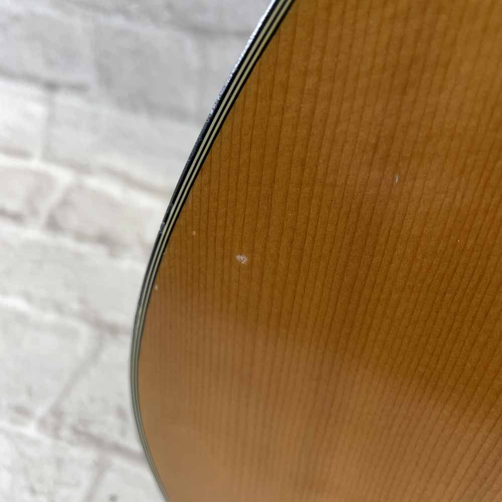 Used:  Yamaha FG-200 Acoustic Guitar - Natural