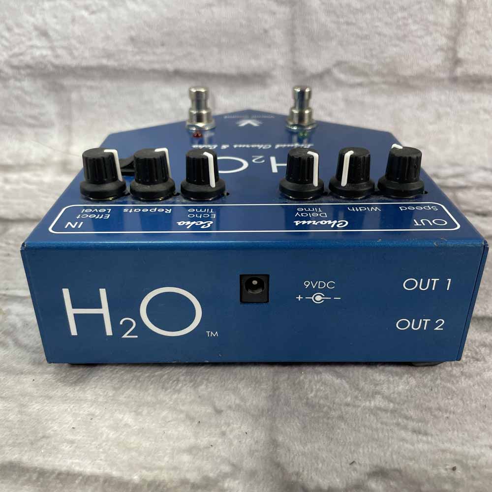 Used:  Visual Sound H2O Liquid Chorus and Echo V1