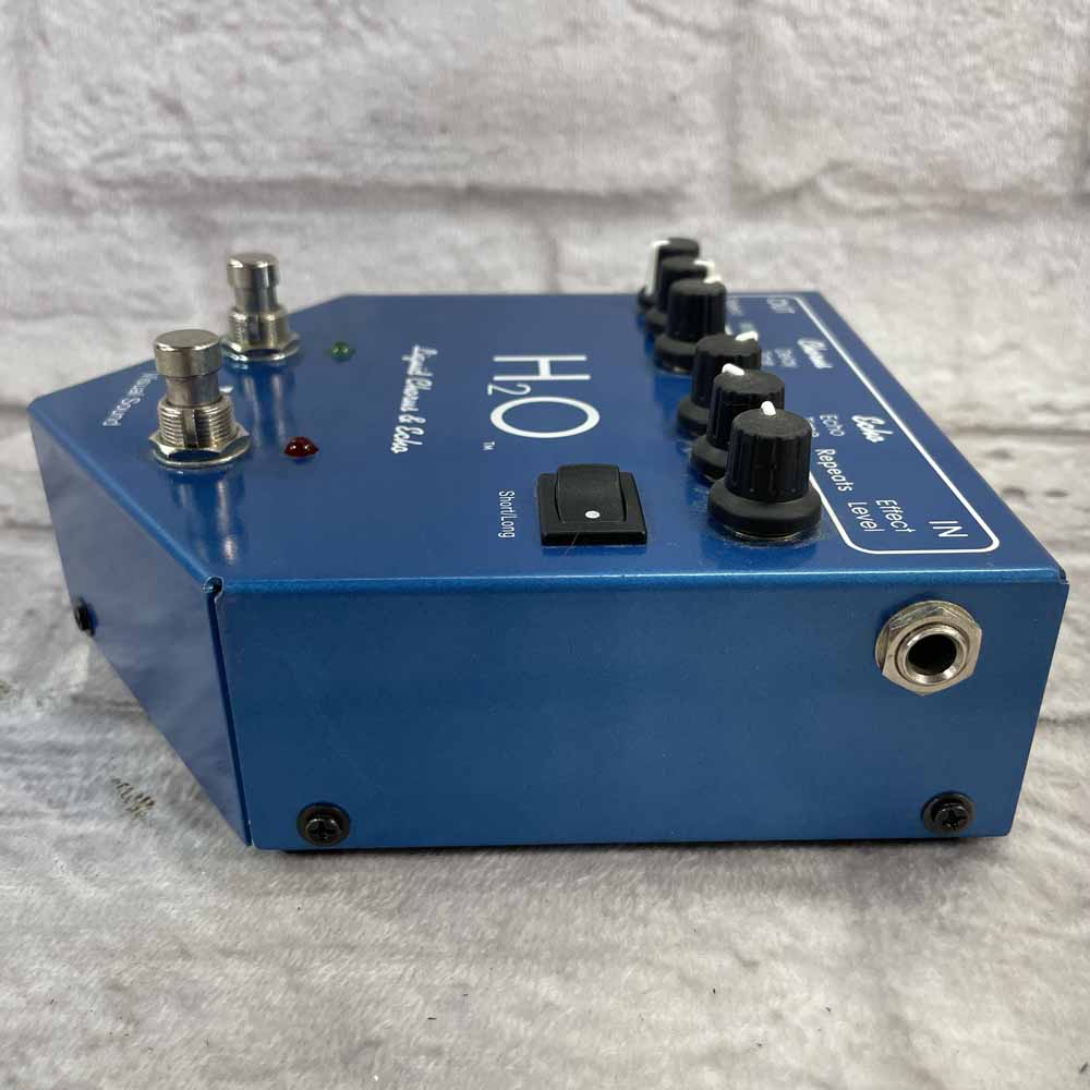 Used:  Visual Sound H2O Liquid Chorus and Echo V1