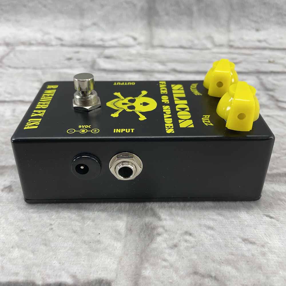 Used: R Weaver FX Silicon Face of Spades Fuzz Pedal – Flipside Music