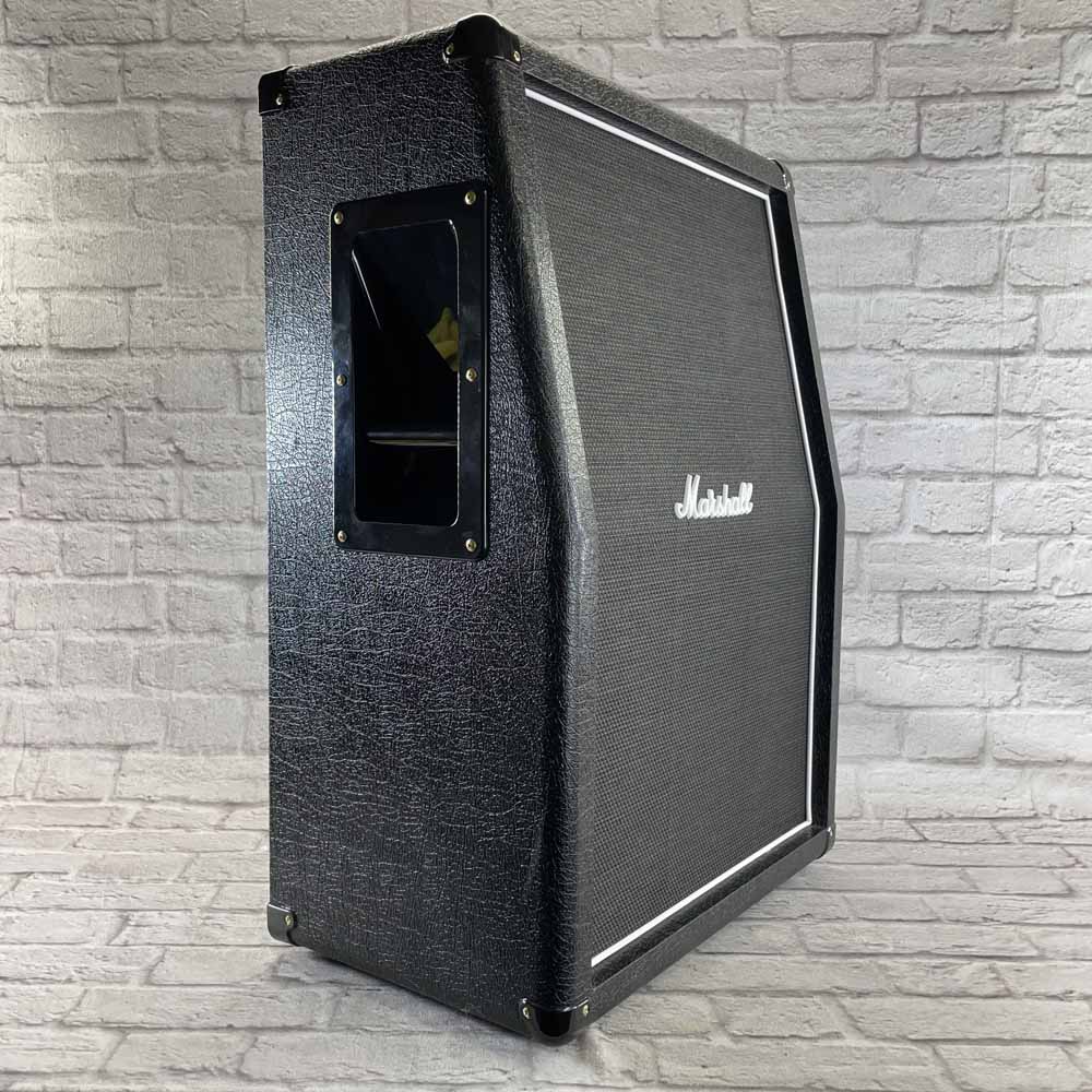 Used:  Marshall Amps MX212AR-U - 2x12 160W 8 Ohm Angled Cab