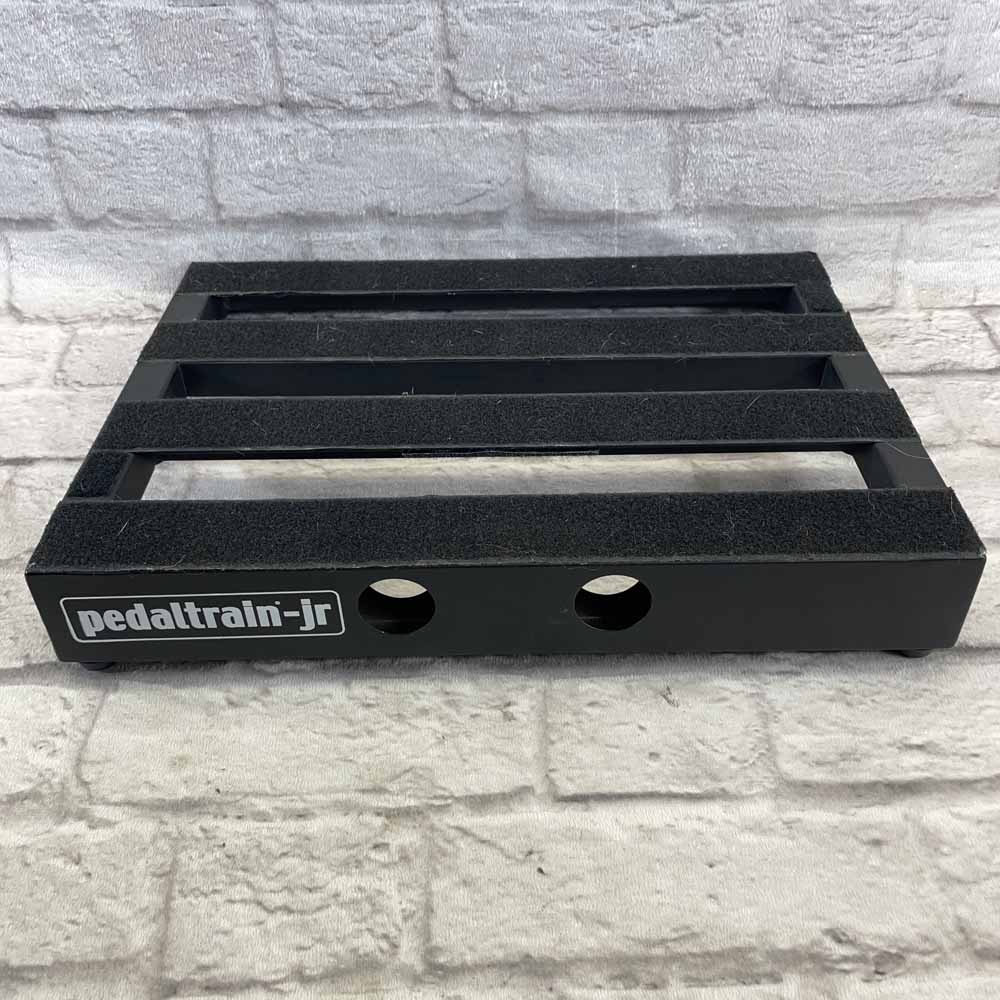 Used:  Pedaltrain Classic JR Pedalboard w/Soft Case