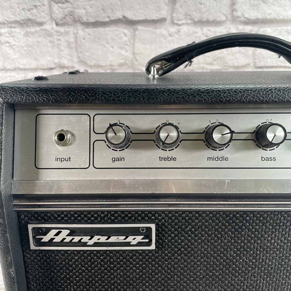 Used:  Ampeg GVT15-112 15 Watt 1x12 Combo Amp