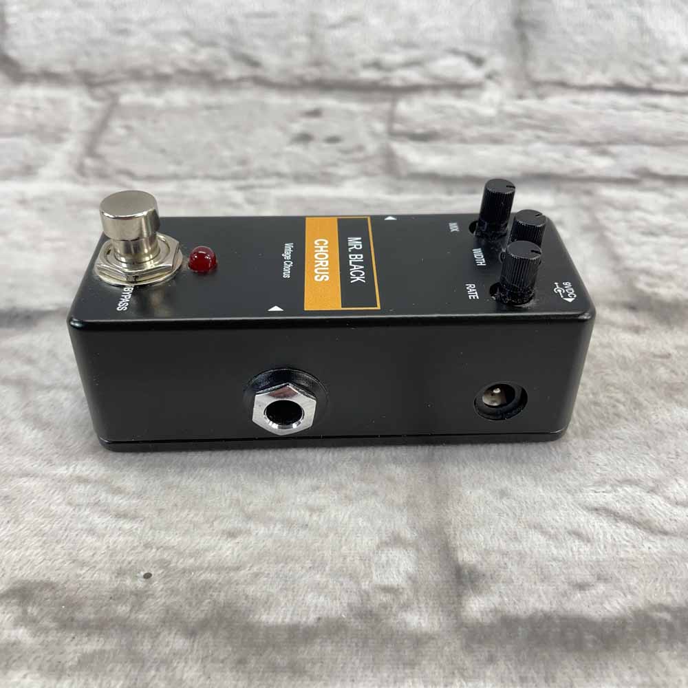 Used:  Mr. Black Chorus - Vintage Chorus Pedal