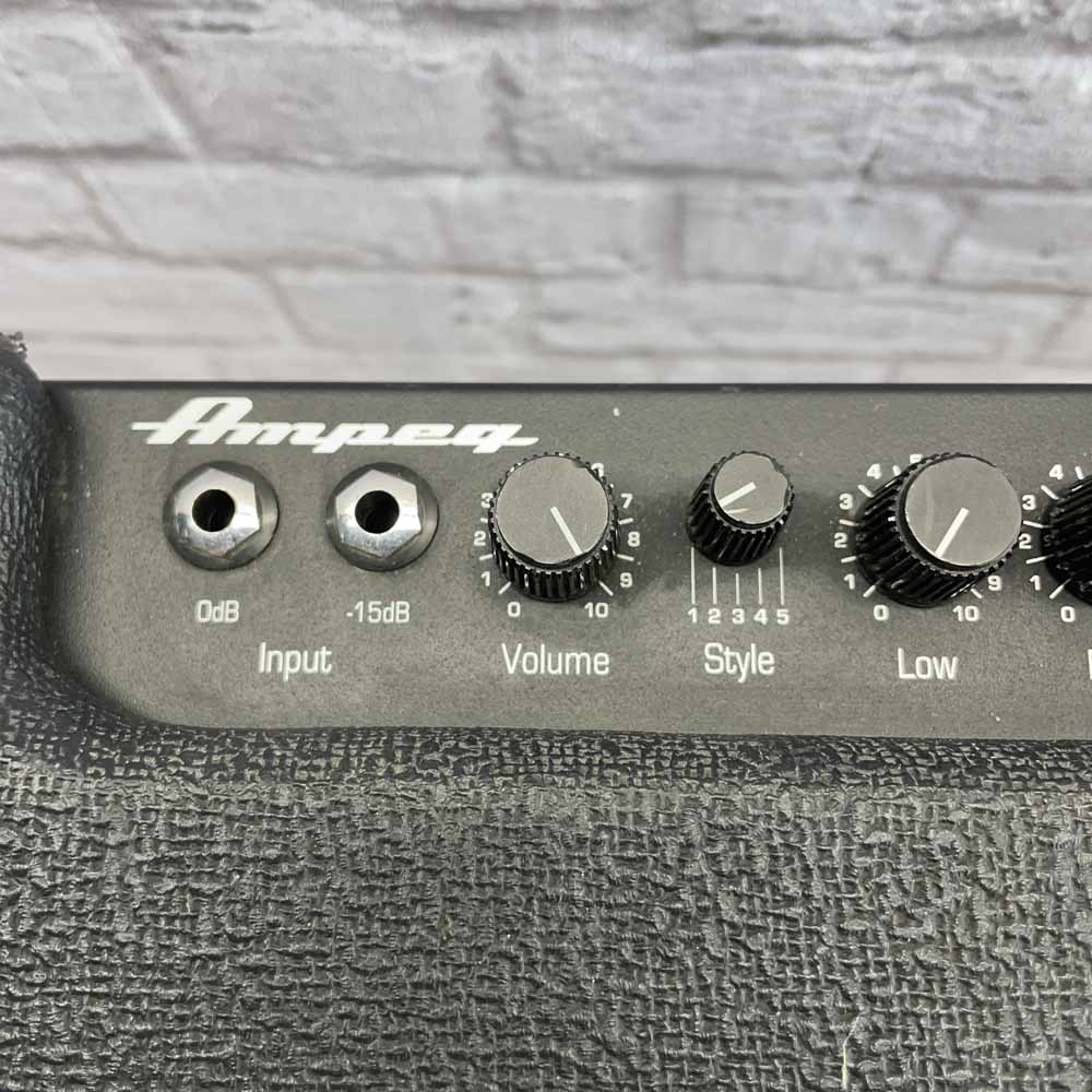 Used: Ampeg BA-115SP Bass Amp Cube with Digital Effects