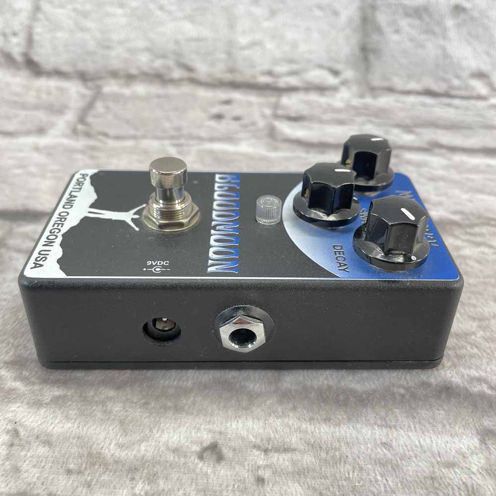 Used:  Mr. Black Bloodmoon Reverb Pedal - Blue