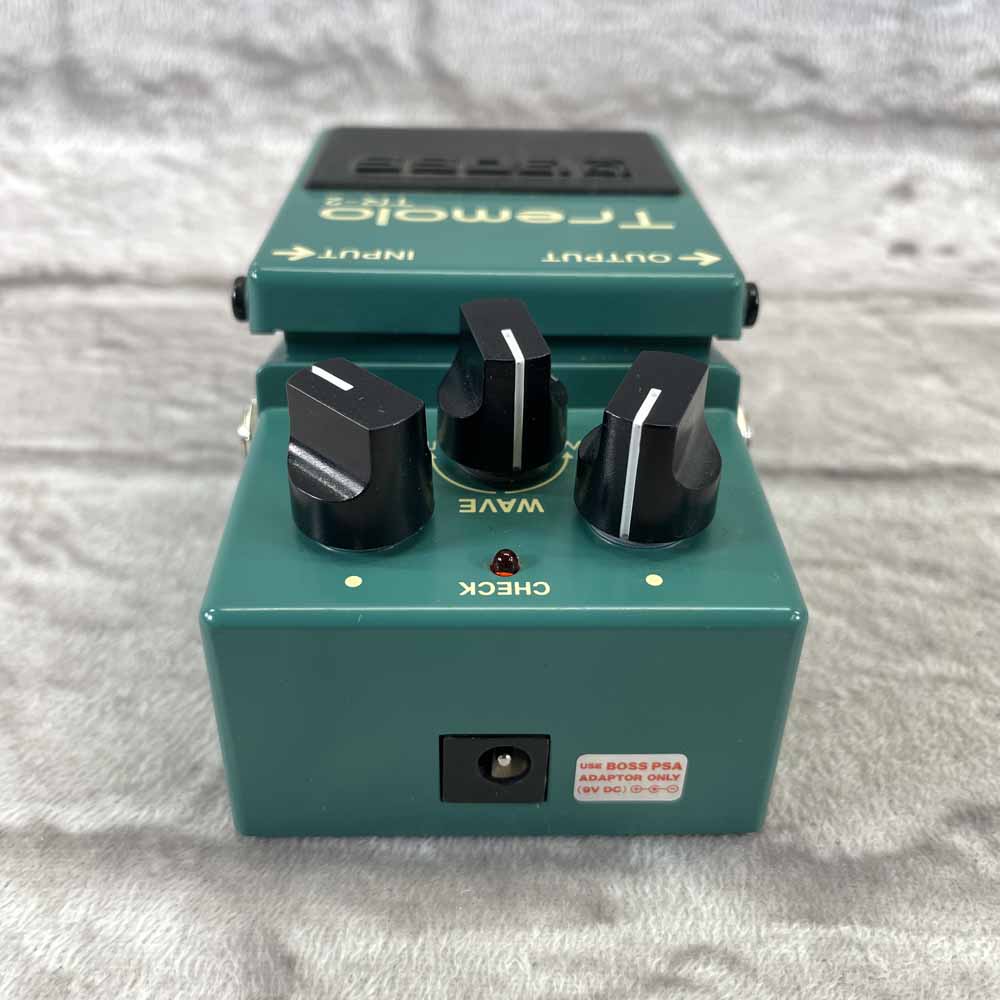 Used:  Boss TR-2 Tremolo Pedal