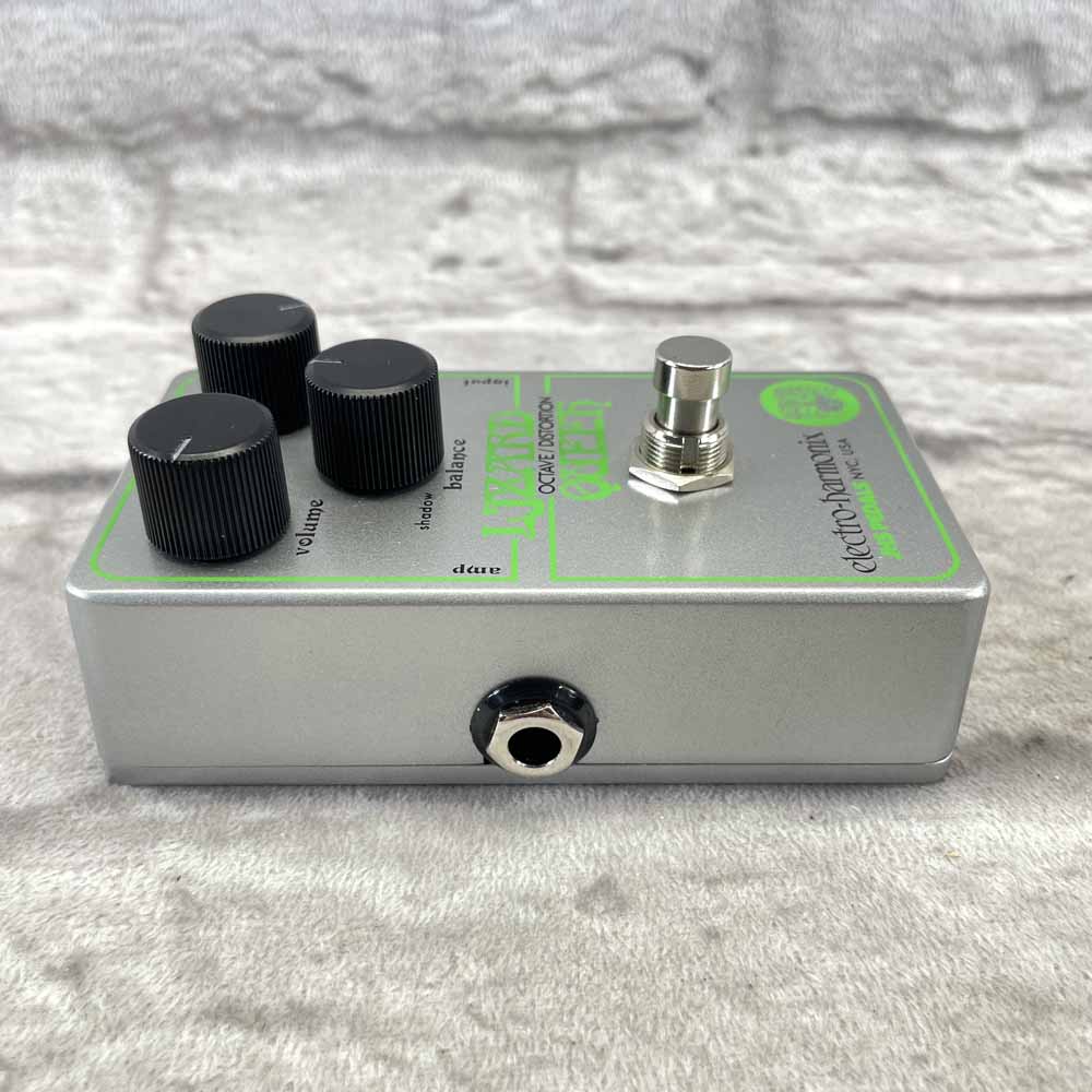 Used:  Electro-Harmonix & JHS Pedals Lizard Queen Octave Fuzz Distortion Pedal