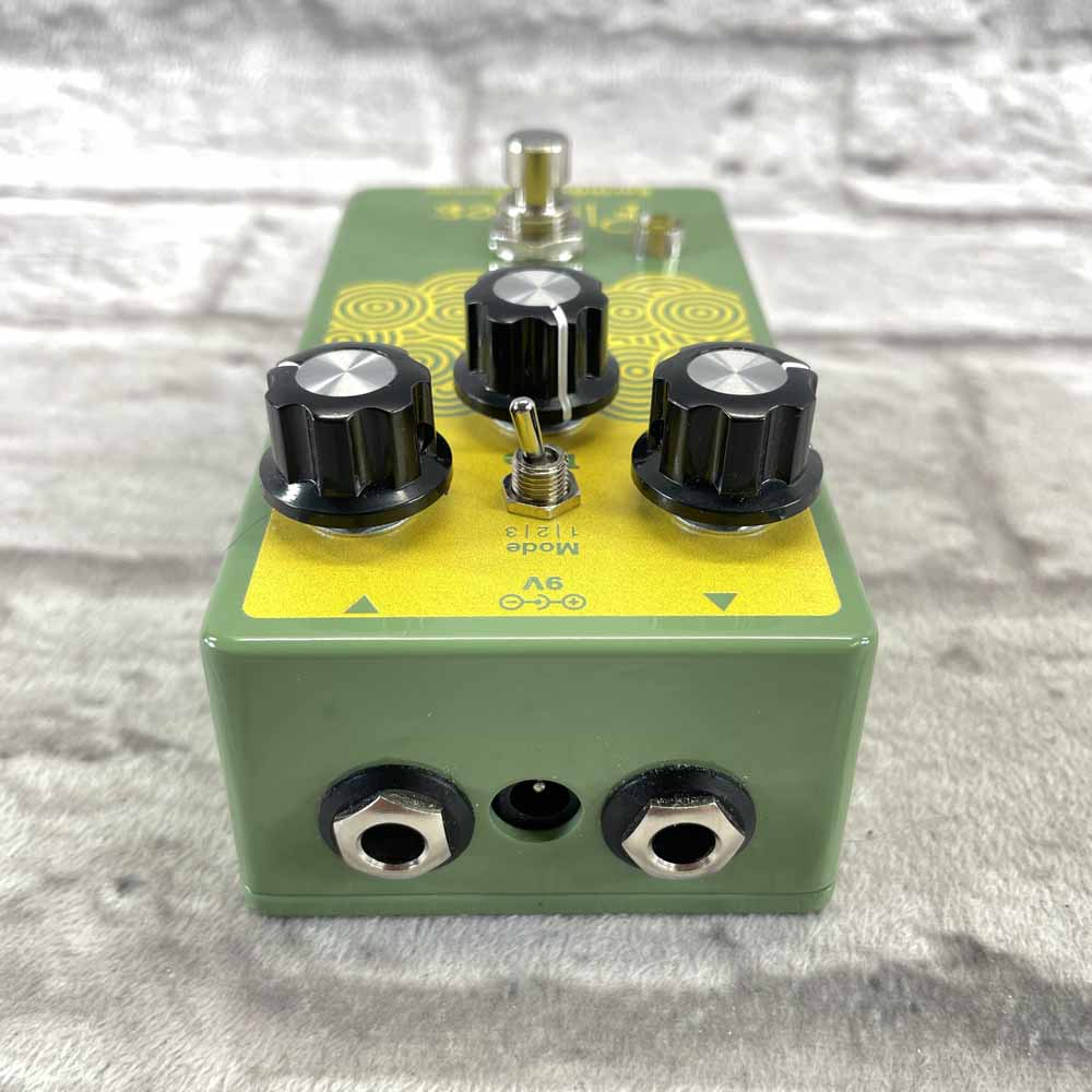 Used:  EarthQuaker Devices Plumes Small Signal Shredder