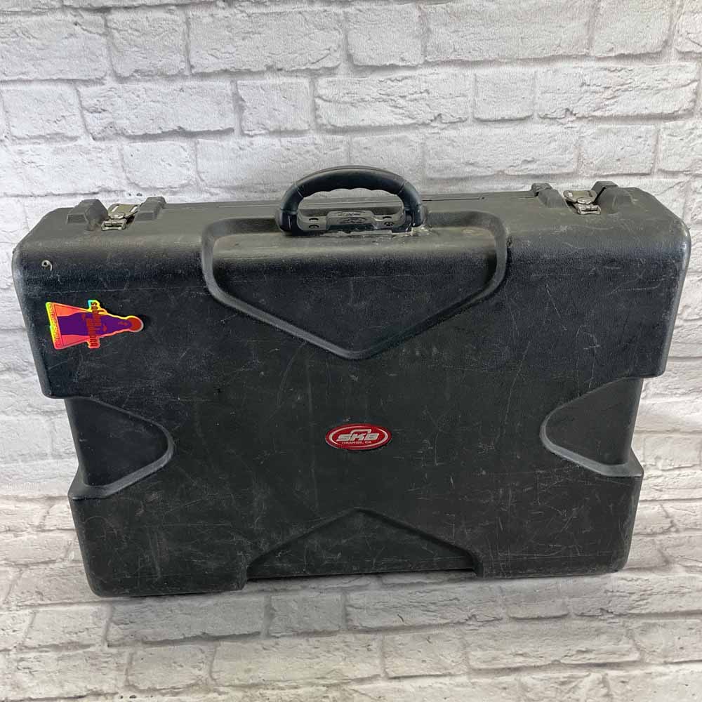 Used:  SKB SP-45 Powered Pedalboard