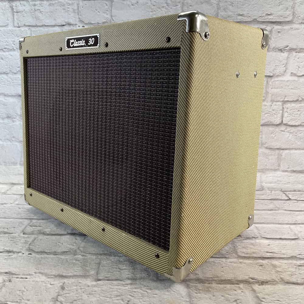 Used:  Peavey Classic 30 Combo Amp  - Tweed