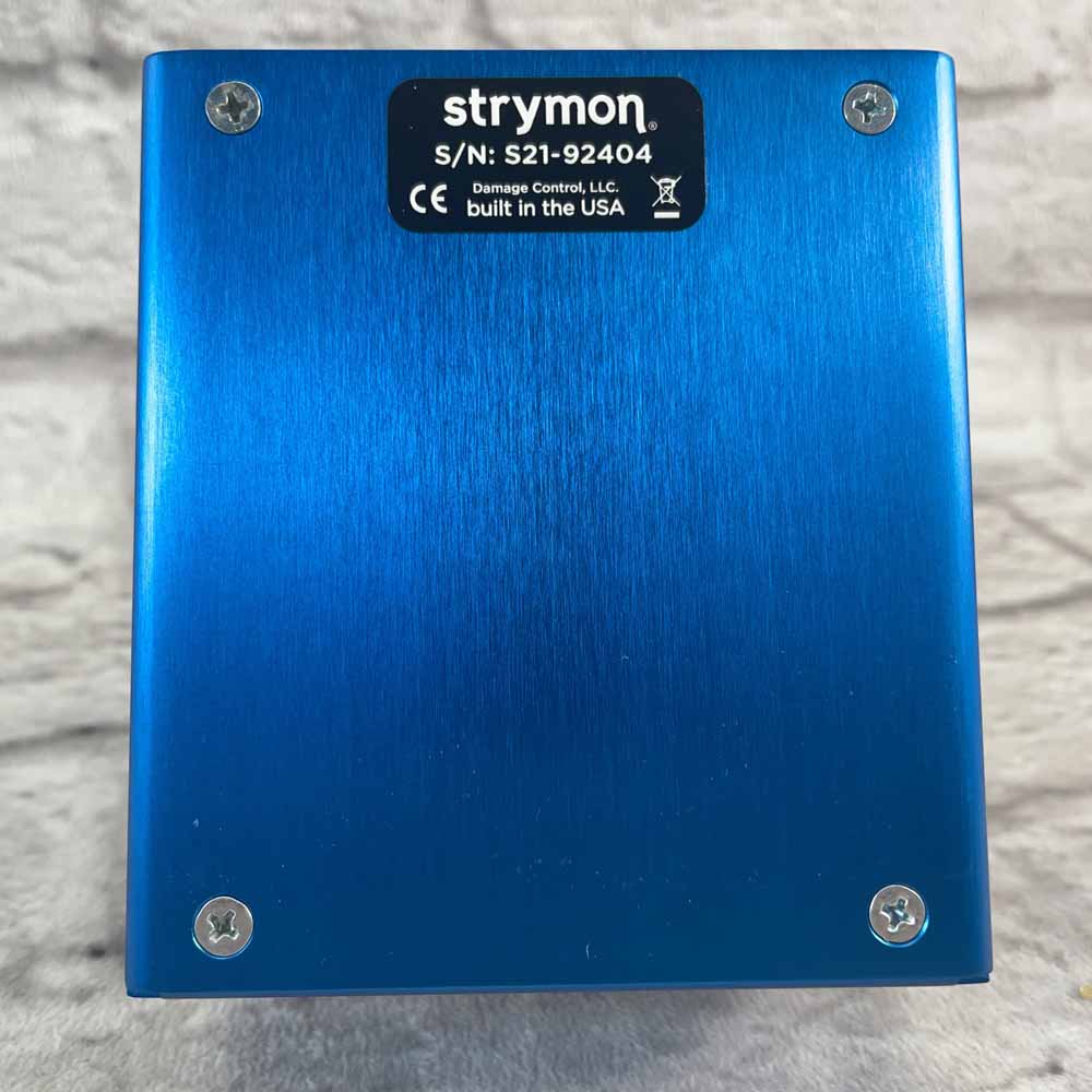 Used:  Strymon Ola dBucket Chorus & Vibrato Pedal