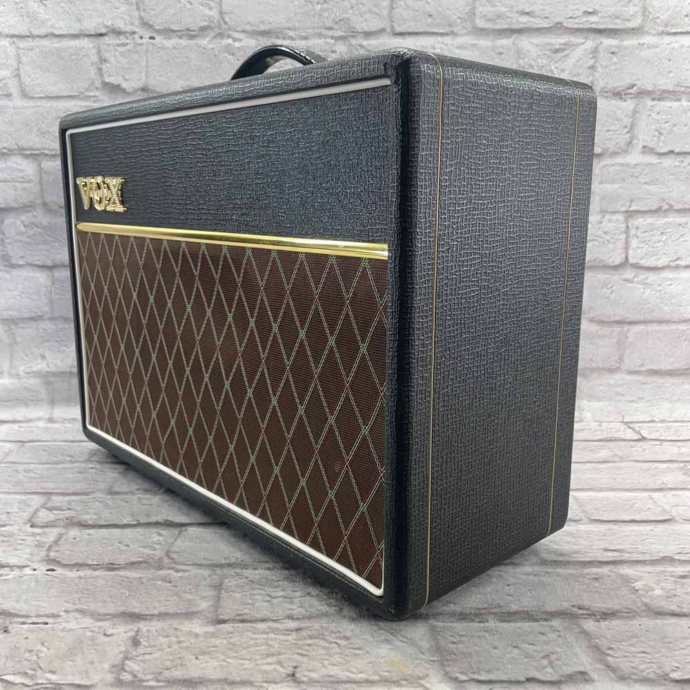 Used:  Vox AC10C1  1x10" 10 Watt Tube Combo Amp