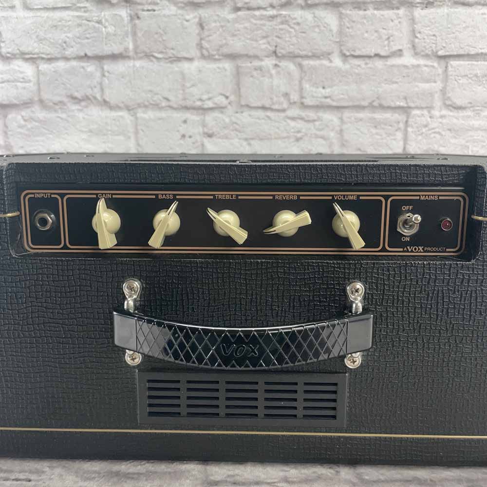 Used:  Vox AC10C1  1x10" 10 Watt Tube Combo Amp