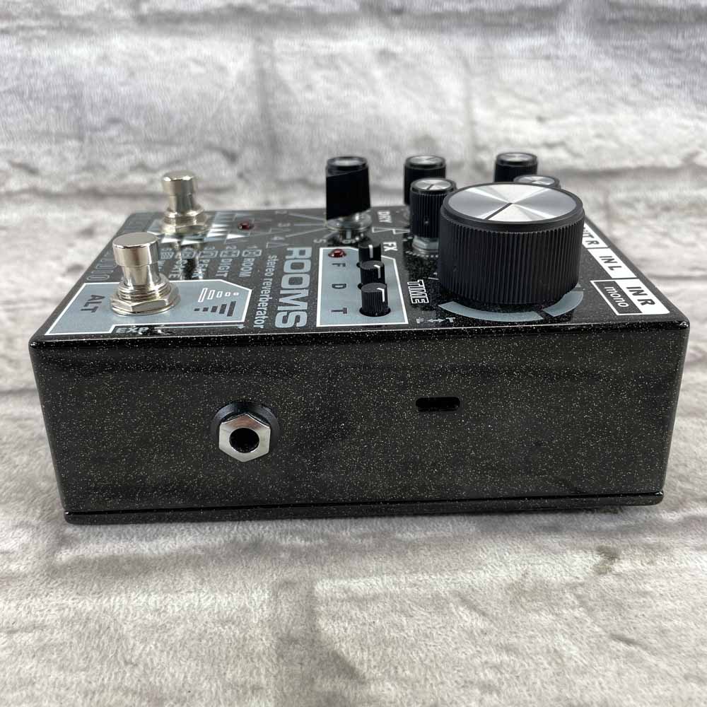 Used:  Death By Audio - Rooms Digital Reverb Pedal