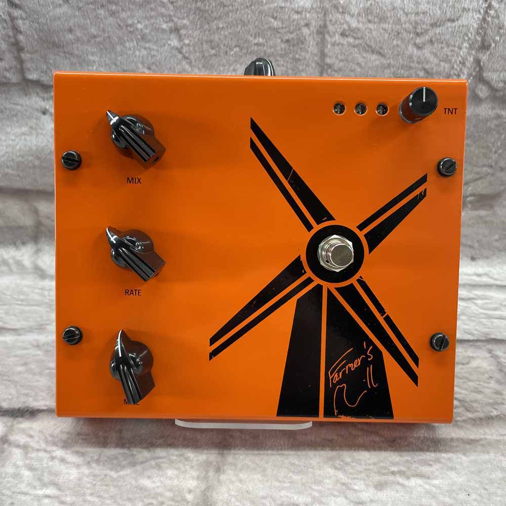 Used:  Crushsound Farmer's Mill Effects Pedal
