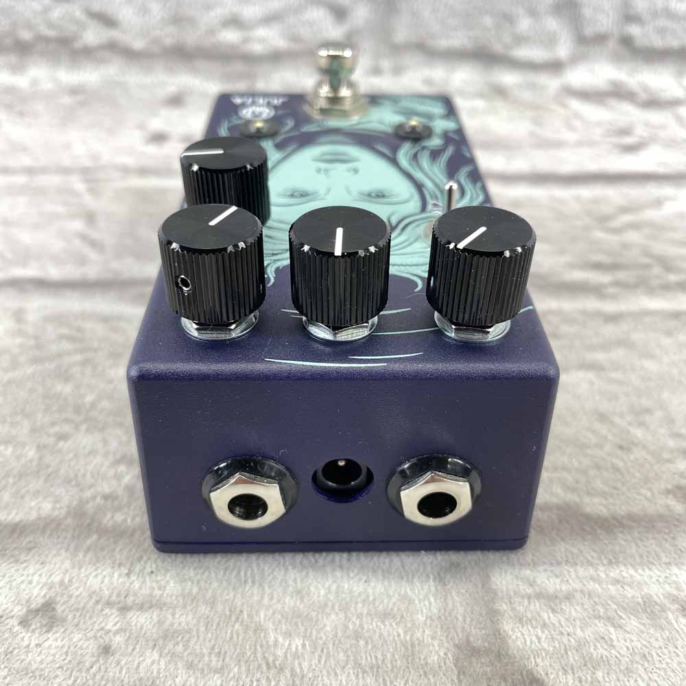 Used:  Walrus Audio Julia Analog Chorus/Vibrato Effects Pedal V2