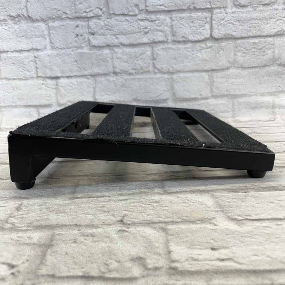 Used:  Pedaltrain JR Pedalboard w/Soft Case