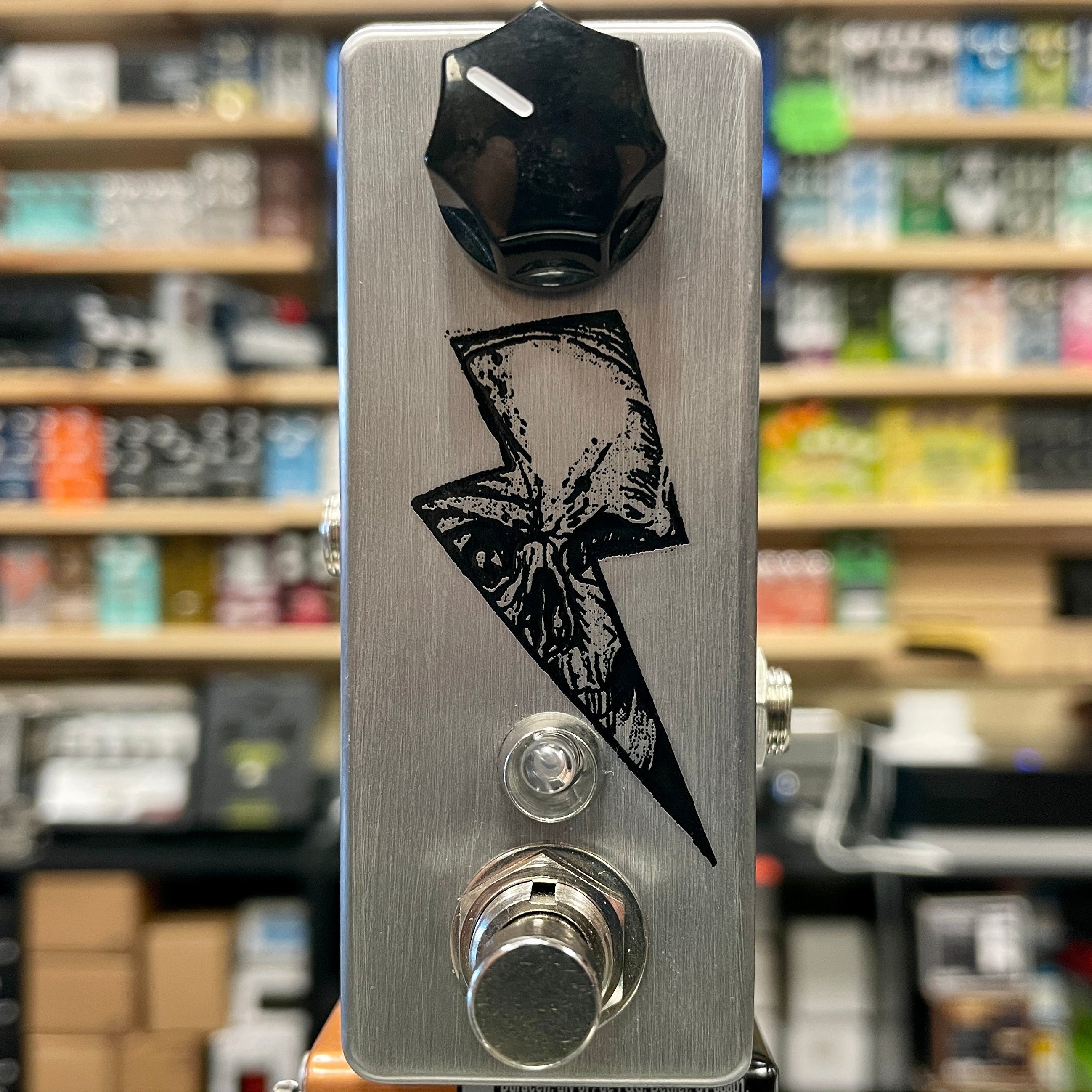 Petey's Pedals - "Bolt Master" - 1-Knob Rangemaster